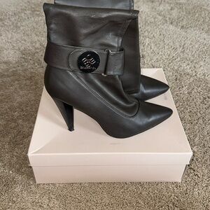 🔥BCBGeneration Grey Heeled Boots with Pointed Toe🔥